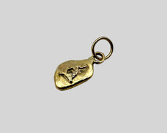 RELIEF FREE FORM CHARM YELLOW GOLD